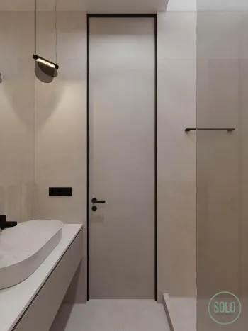 Интерьер ванной с зеркалом на двери  смотреть на Basicdecor