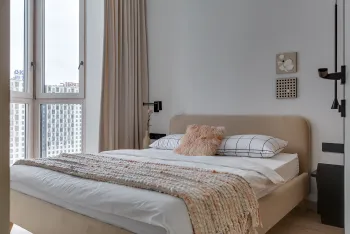 Интерьер спальни cветильниками над кроватью  смотреть на Basicdecor