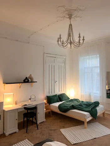 Интерьер спальни cветильниками над кроватью  смотреть на Basicdecor