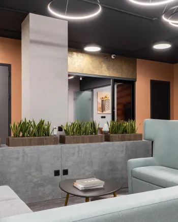 Интерьер гостиной c подсветкой  смотреть на Basicdecor