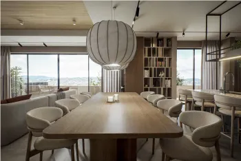 Интерьер столовой cветильниками над столом  смотреть на Basicdecor