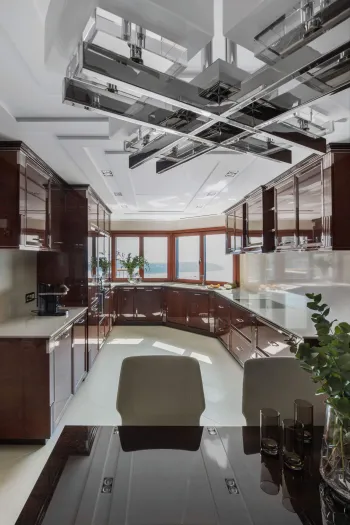 Интерьер кухни в неоклассике смотреть на Basicdecor