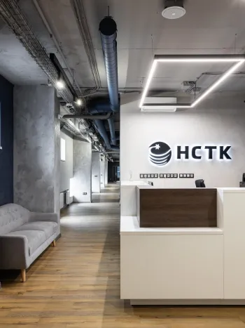 Интерьер офиса с нишей с подсветкой и с подсветкой  смотреть на Basicdecor