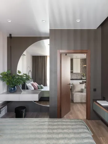Интерьер прихожей с нишей и проходной  смотреть на Basicdecor