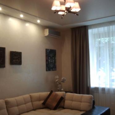 Интерьер гостиной с нишей с подсветкой и с подсветкой  смотреть на Basicdecor