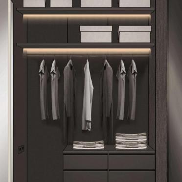 Интерьер гардеробной c подсветкой  смотреть на Basicdecor