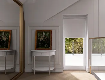 Интерьер с жалюзи и дверными жалюзи  смотреть на Basicdecor