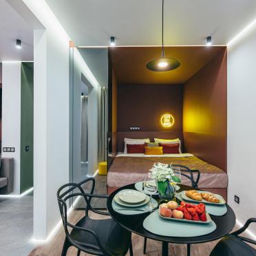 Интерьер столовой cветильниками над кроватью  смотреть на Basicdecor
