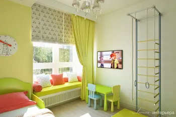 Интерьер детской с рабочим столом у окна  смотреть на Basicdecor