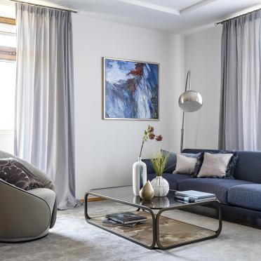 Интерьер гостиной с картинами над камином  смотреть на Basicdecor