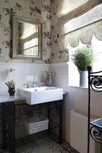 Интерьер ванной в классическом стиле и в стиле кантри смотреть на Basicdecor