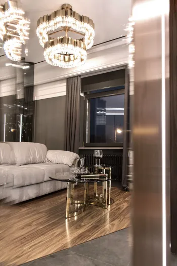 Интерьер c подсветкой в неоклассике смотреть на Basicdecor