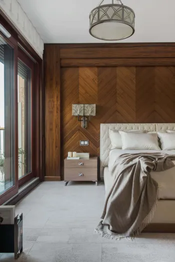 Интерьер спальни cветильниками над кроватью в неоклассике смотреть на Basicdecor