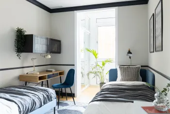 Интерьер детской с две кровати  смотреть на Basicdecor