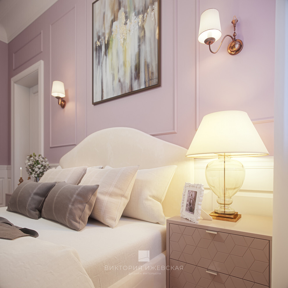 Интерьер спальни с подсветкой настенной и светильниками над кроватью в неоклассике