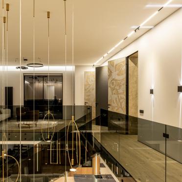 Интерьер с нишей с подсветкой, подсветкой настенной и подсветкой светодиодной  смотреть на Basicdecor