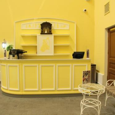 Интерьер с барной стойкой и ресепшном  смотреть на Basicdecor