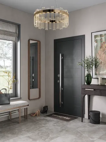 Интерьер прихожей с зеркалом на двери  смотреть на Basicdecor