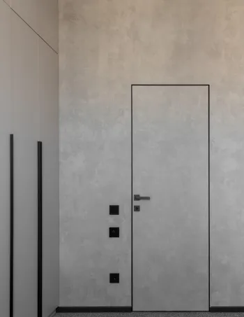 Интерьер спальни с нишей, нишей из плитки и проходной  смотреть на Basicdecor