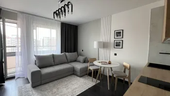 Интерьер гостиной cветильниками над столом  смотреть на Basicdecor