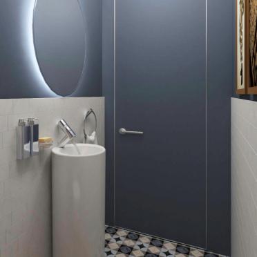 Интерьер ванной с зеркалом на двери в современном стиле смотреть на Basicdecor
