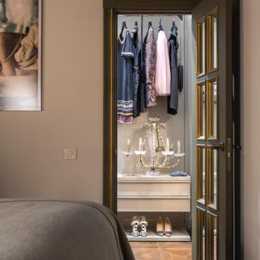 Интерьер гардеробной в неоклассике смотреть на Basicdecor