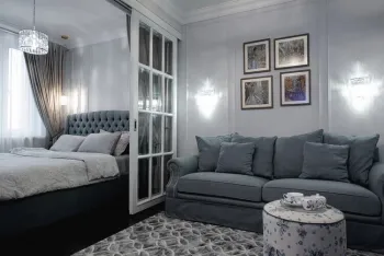 Интерьер гостиной с кроватью у двери в неоклассике смотреть на Basicdecor