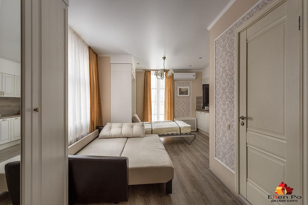 Интерьер спальни с зонированием шторами и жалюзи в неоклассике и в восточном стиле