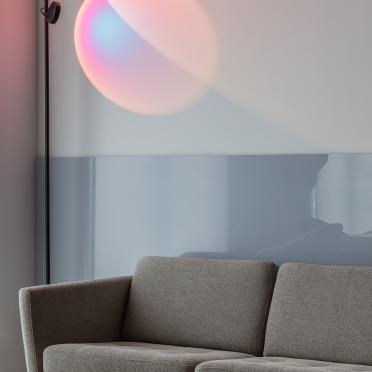 Интерьер гостиной c подсветкой  смотреть на Basicdecor