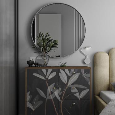 Интерьер спальни с зеркалом на двери  смотреть на Basicdecor