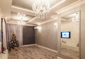 Интерьер коридора c подсветкой в неоклассике смотреть на Basicdecor