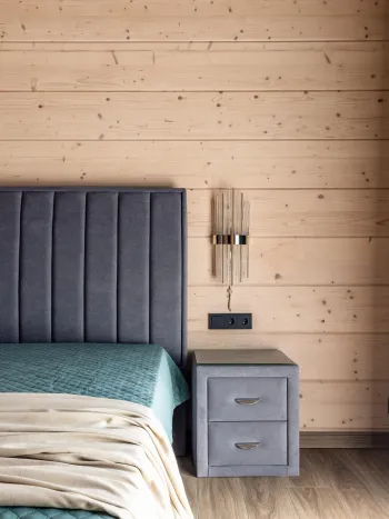 Интерьер спальни cветильниками над кроватью  смотреть на Basicdecor