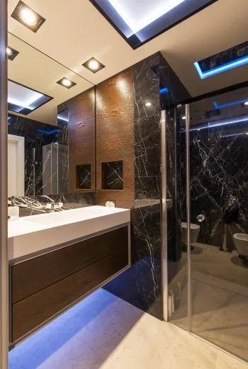 Интерьер ванной c подсветкой  смотреть на Basicdecor
