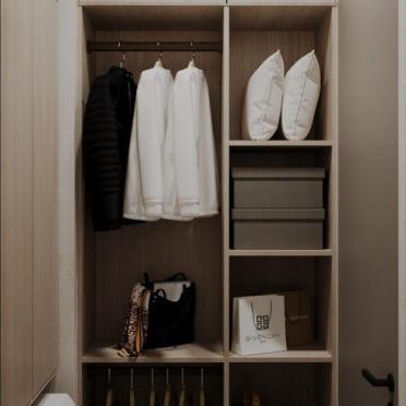 Интерьер с хранением верхней одежды  смотреть на Basicdecor