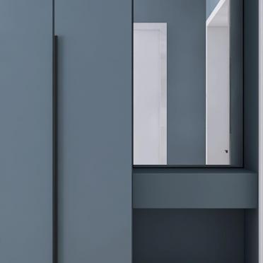 Интерьер с зеркалом на двери  смотреть на Basicdecor
