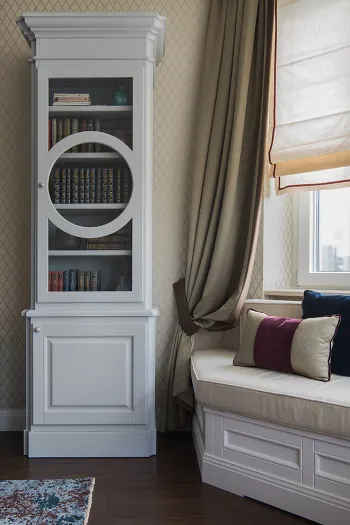 Интерьер с окном в неоклассике смотреть на Basicdecor