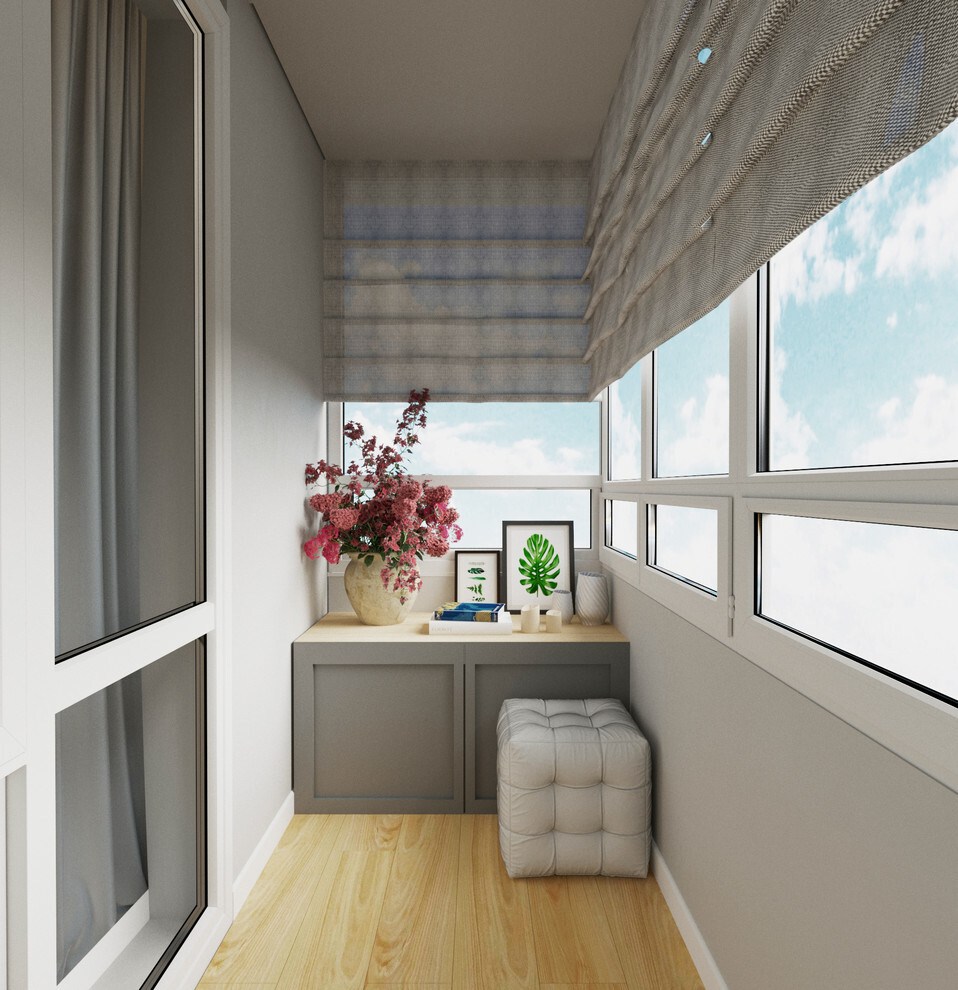Интерьер балкона с балконом, панорамными окнами и вертикальными жалюзи в современном стиле и провансе