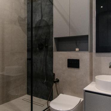 Интерьер ванной с душевой из плитки  смотреть на Basicdecor