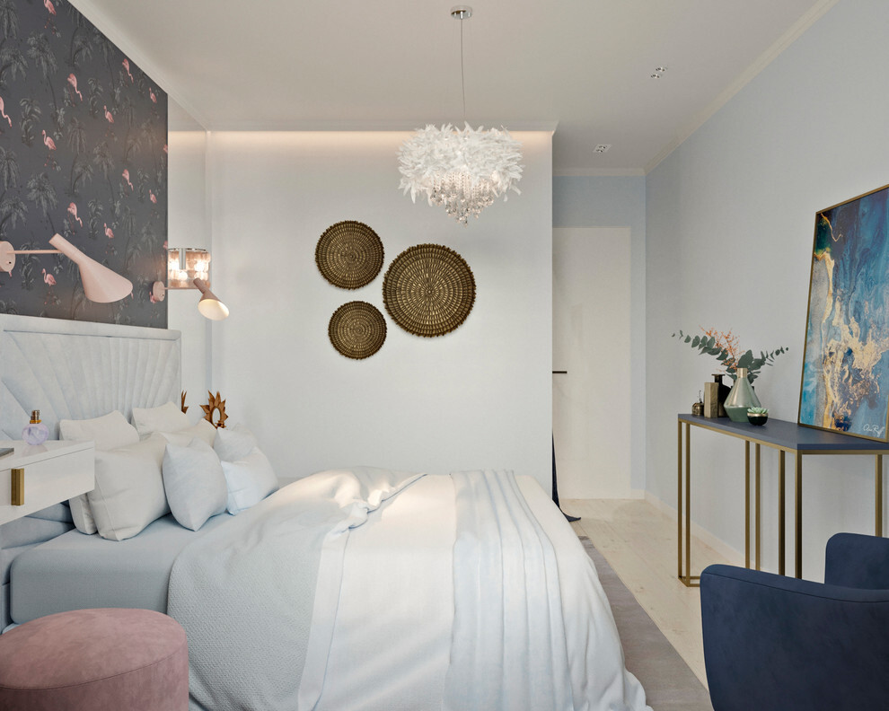 Интерьер спальни с подсветкой настенной и светильниками над кроватью в стиле фьюжн