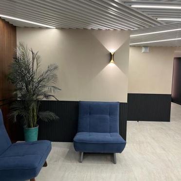Интерьер с проходной и ресепшном  смотреть на Basicdecor