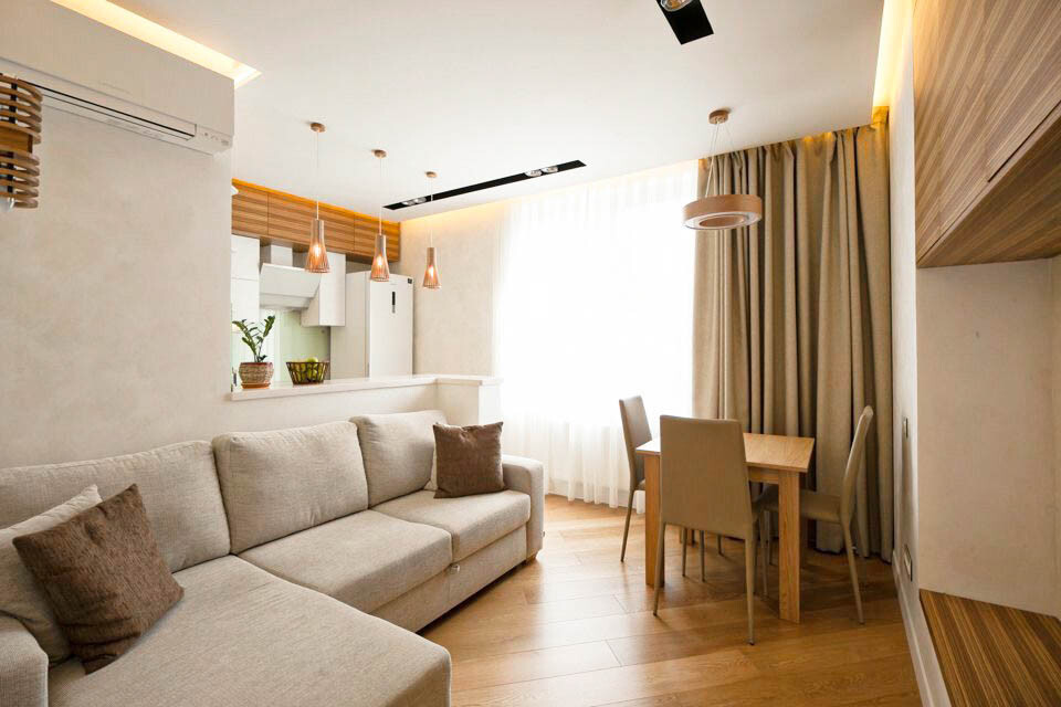 Интерьер гостиной с рейками с подсветкой и подсветкой светодиодной в скандинавском стиле