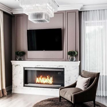 Интерьер гостиной c рабочим местом в неоклассике смотреть на Basicdecor