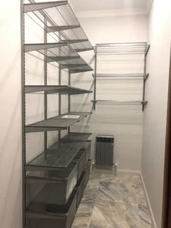 Интерьер с кладовкой в современном стиле смотреть на Basicdecor