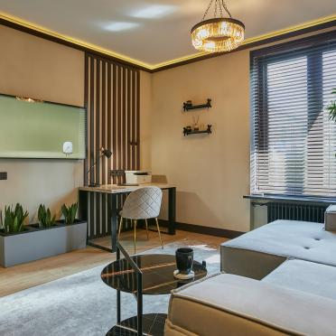 Интерьер гостиной с жалюзи  смотреть на Basicdecor