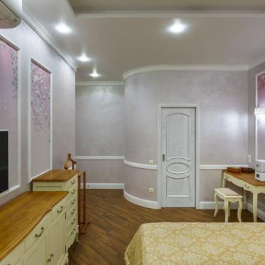 Интерьер с нишей с подсветкой и с подсветкой в неоклассике смотреть на Basicdecor