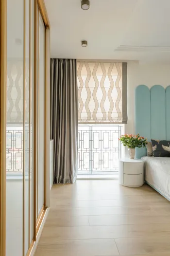 Интерьер спальни с жалюзи в современном стиле смотреть на Basicdecor