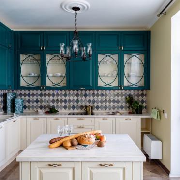 Интерьер кухни в классическом стиле смотреть на Basicdecor