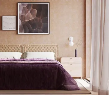 Интерьер спальни с акцентными обоями за кроватью  смотреть на Basicdecor