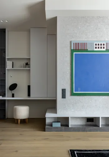 Интерьер с телевизором на стене  смотреть на Basicdecor