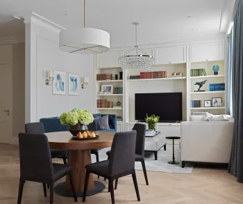Интерьер столовой cветильниками над столом в неоклассике смотреть на Basicdecor